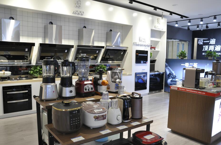 通过店面的陈设,让消费者可以想象出自己的厨房效果,也为消费者的