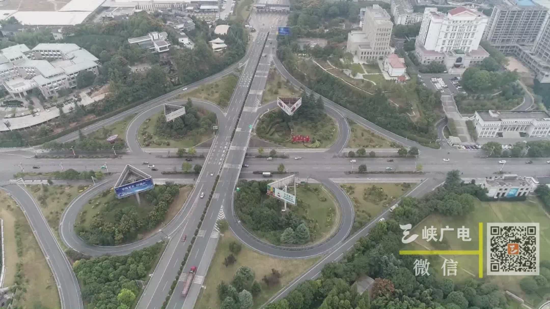 记者从交通部门了解到,未来, 三峡快速路还将与 港窑路,花溪路等城市