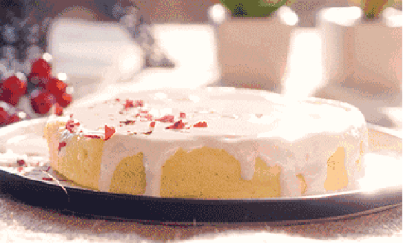 但,宝贝们喜欢的 也许不只是蛋糕的味道 还有享受做蛋糕的专注和满足