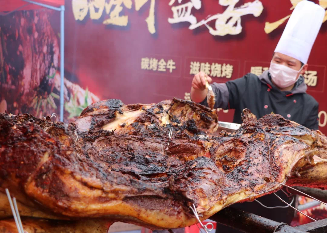 碧桂园·西南上城"烤全牛"盛宴丨你嗨够了吗?