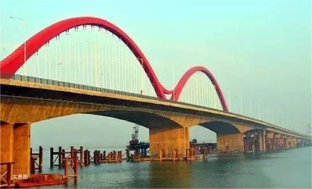 江汉五桥六两河大桥白天,映入眼中的是东津天际线,也有繁华的约62