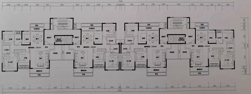 相信看完之后,您就会知道如何选择; 外观对比 板楼楼层平面图 塔楼