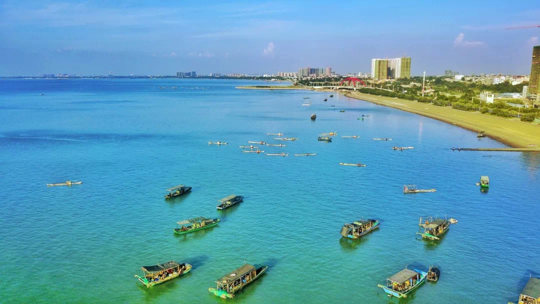 北海廉州湾新城滨海组团规划范围为合浦火车站至向海大道之间滨海滨江