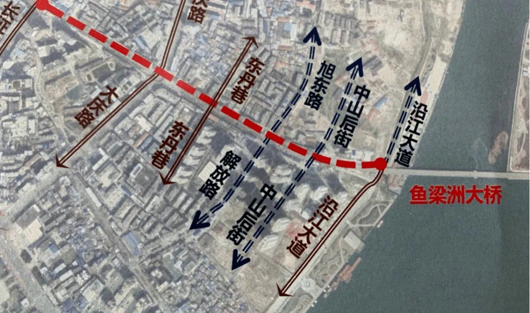 该路段禁止通行,过往车辆及行人请通过施工便道绕行沿江大道和中山