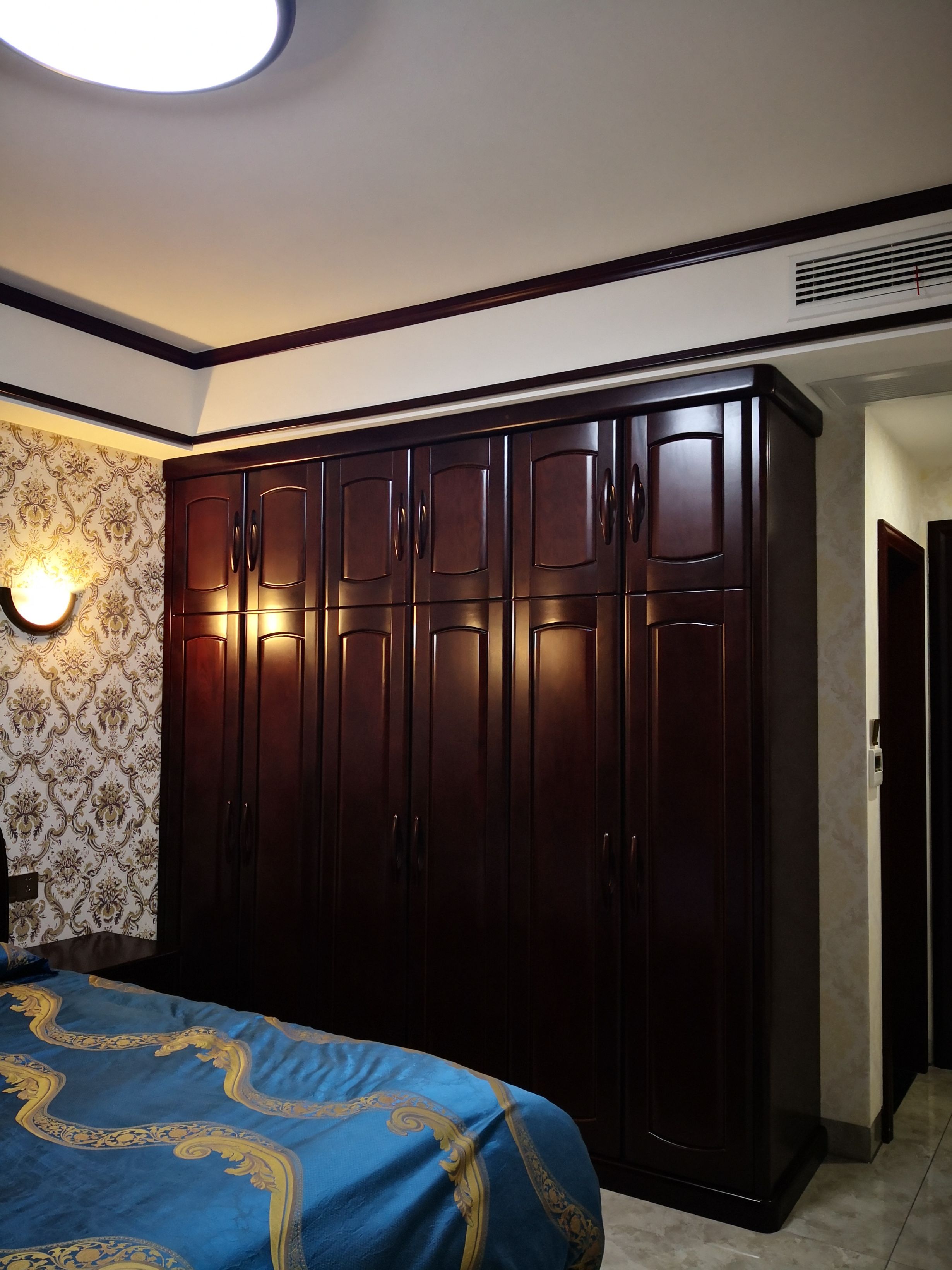 中式风格卧室实木整体式衣柜装修设计图- 中国风
