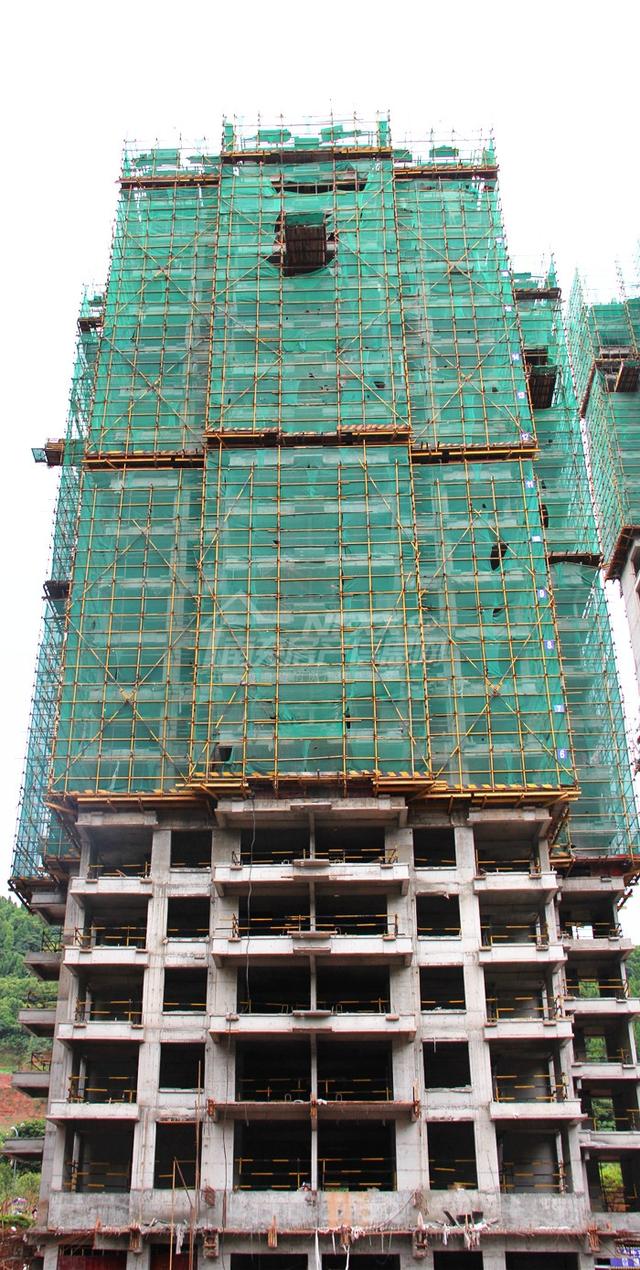 南充半山府邸8月施工进度:多栋楼即将封顶