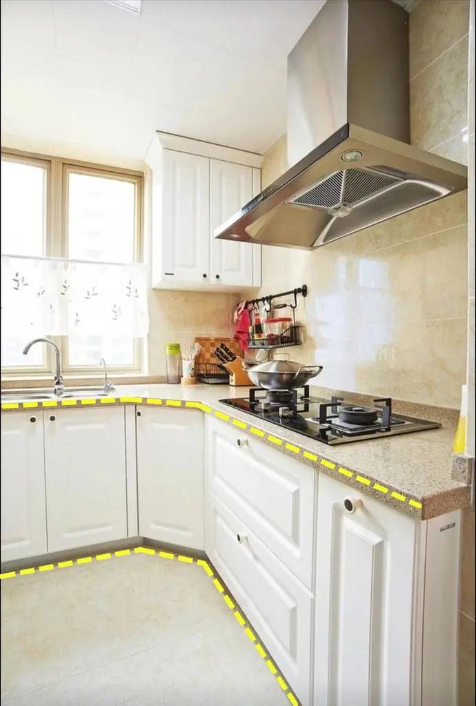 厨房转角别做直角柜,加个横切面,变成135°大转角宽敞