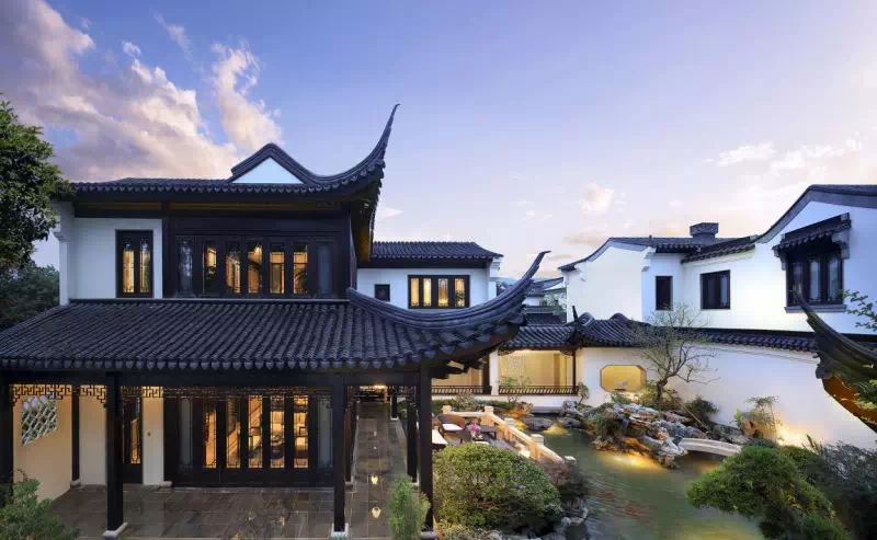 宋卫平在杭州桃李春风, 打造出蓝城史上最小的中式合院别墅; 1-2层的
