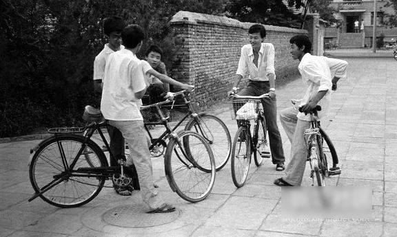 80年代自行车手绘