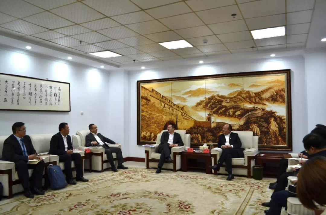 投资未来之城∣张家口市委书记回建会见万达地产副总裁范光耀一行
