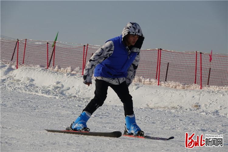 衡水市庆元旦上冰雪迎冬奥冰雪季系列活动开幕