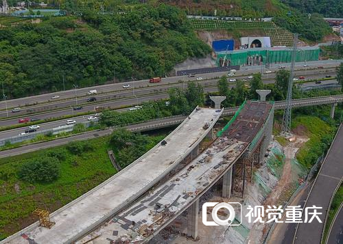 最新进展曾家岩项目火凤山隧道进度过半