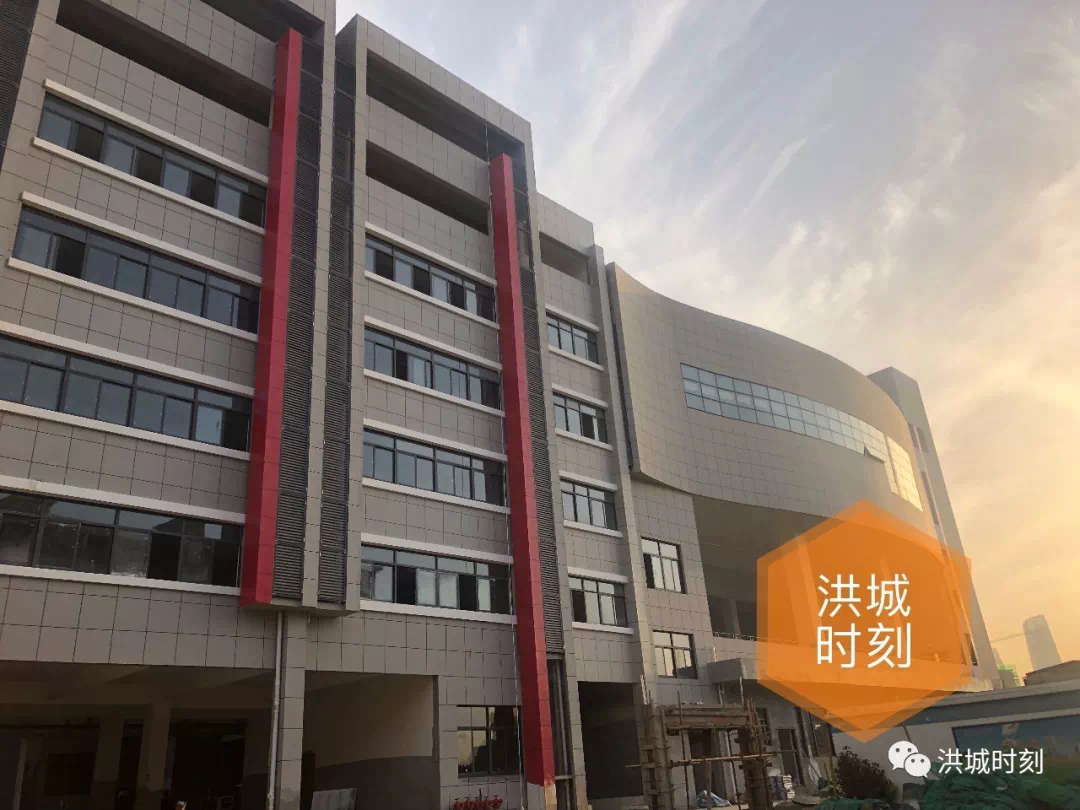 除了确定华侨城将引进站前路学校以外,彭泽路学校以及朝阳中学(南昌二