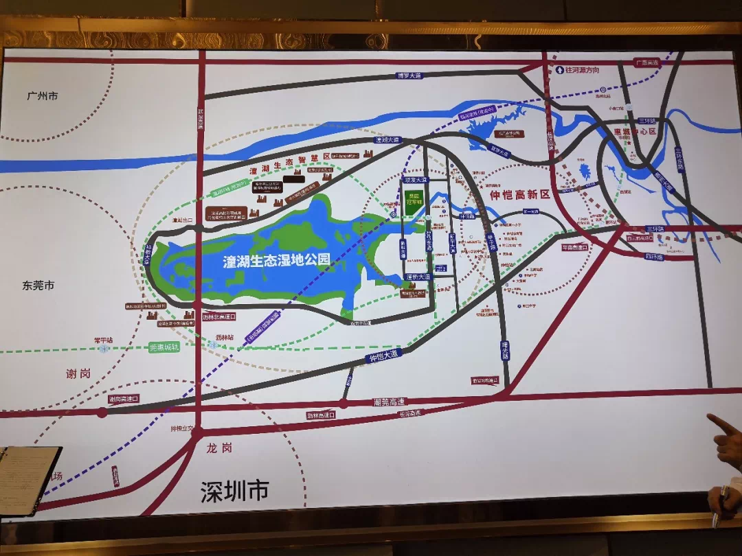 楼盘无折扣现场人气十足实探潼湖生态智慧区热盘