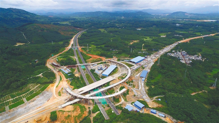 万洋高速岭门互通项目:匝道基本成型 隧道全部贯通