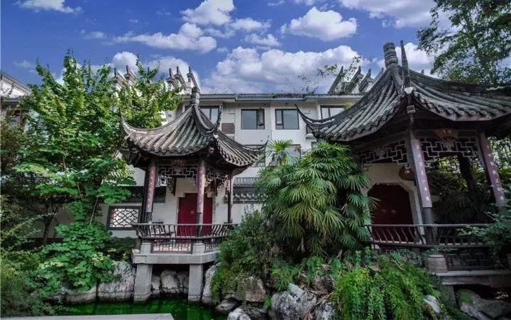 为什么选择中式别墅当然芙蓉古城