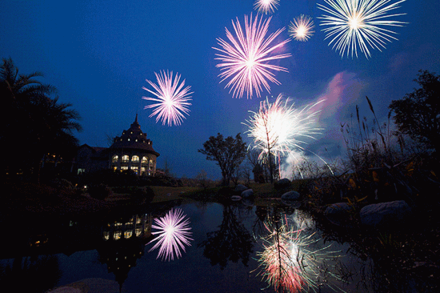 黄龙溪谷特邀著名烟花表演艺人,于圣诞新年季开启一段极致璀璨的星火