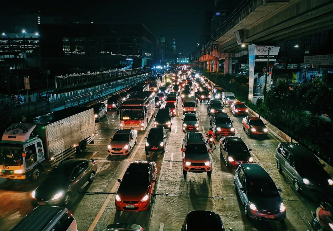 上下班路上堵知道这些东莞人是怎么回家的吗