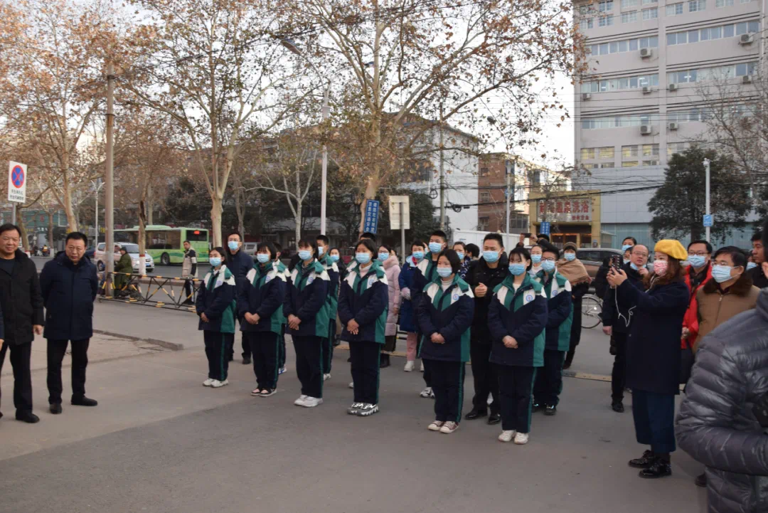 扬帆正当时奋进迎蝶变新乡市一中教育集团十六中校区揭牌仪式