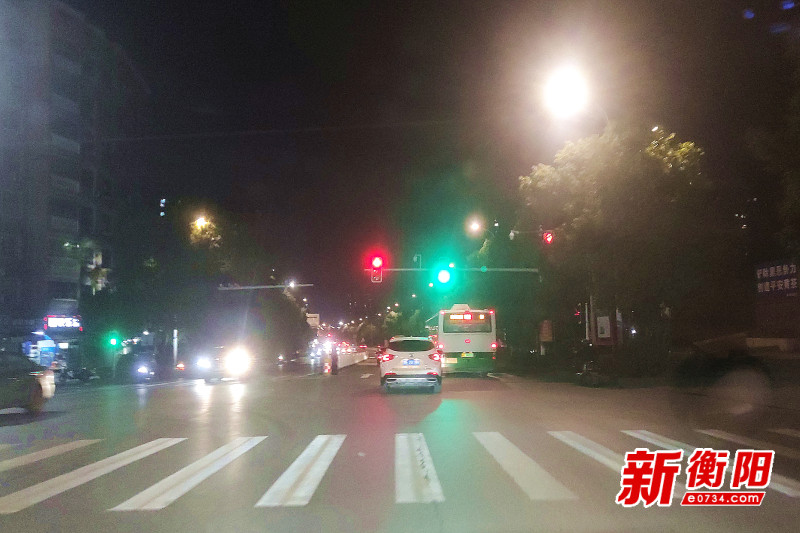 注意衡阳这两个路口的红绿灯和电子监控设备已正式启用