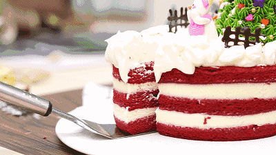 5月19日,陪ta来一场甜蜜的 蛋糕烘焙diy,松软的糕体上裹满香浓的奶油