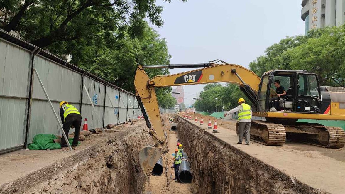 预计6月底完成管道施工古槐路雨污分流管道安装3600米