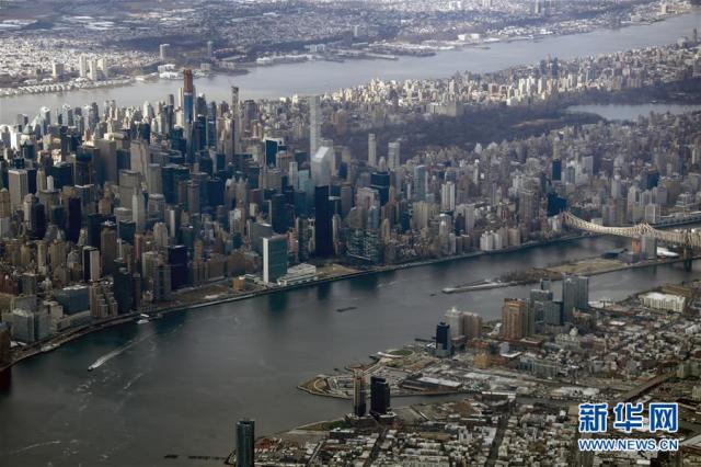 这是3月18日在空中拍摄的美国纽约曼哈顿中城.
