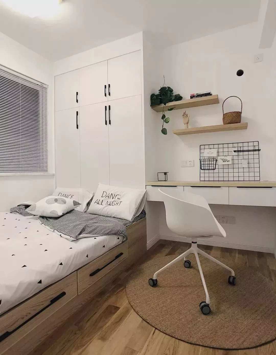 [诗情装饰]家庭装修书桌如何在装有榻榻米的房间装修